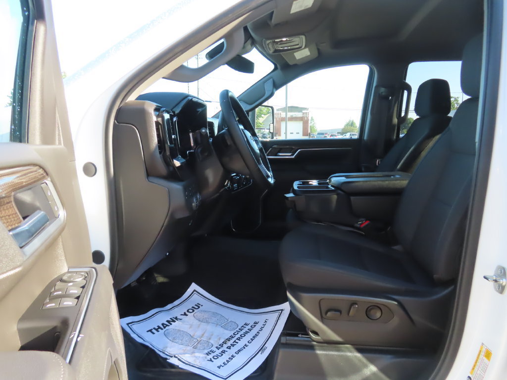 Used 2025 Chevrolet Silverado 2500 LT w/ Convenience Package AWD/4WD image 19