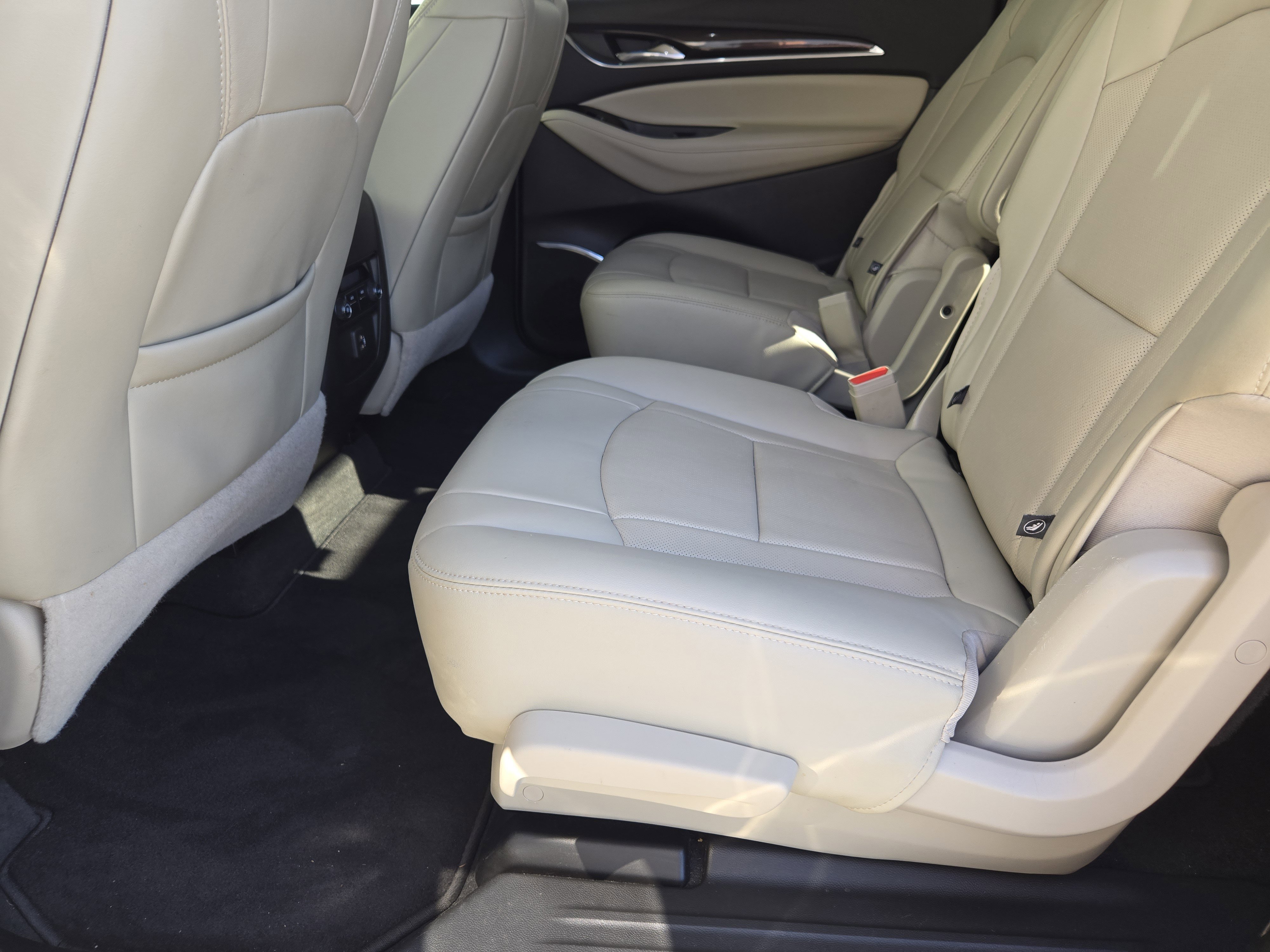 Used 2020 Buick Enclave Essence w/ Sport Touring Edition image 30