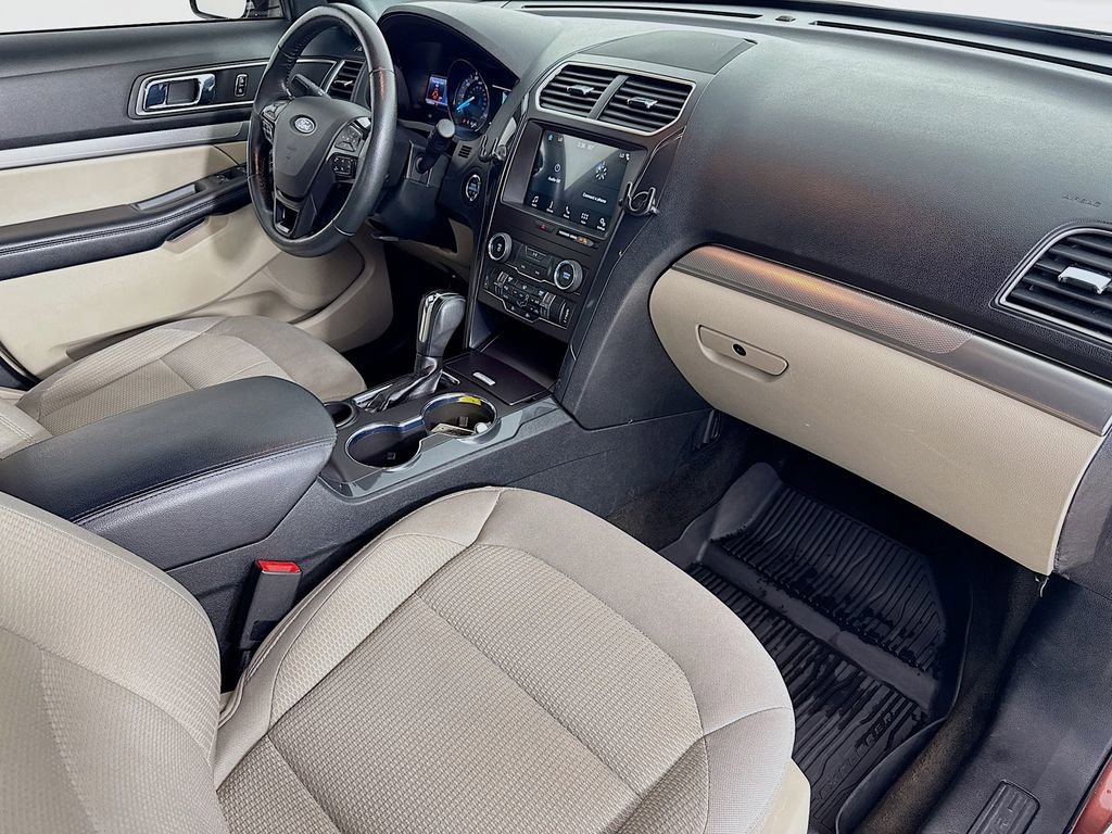 Used 2018 Ford Explorer XLT w/ Equipment Group 201A FWD image 36