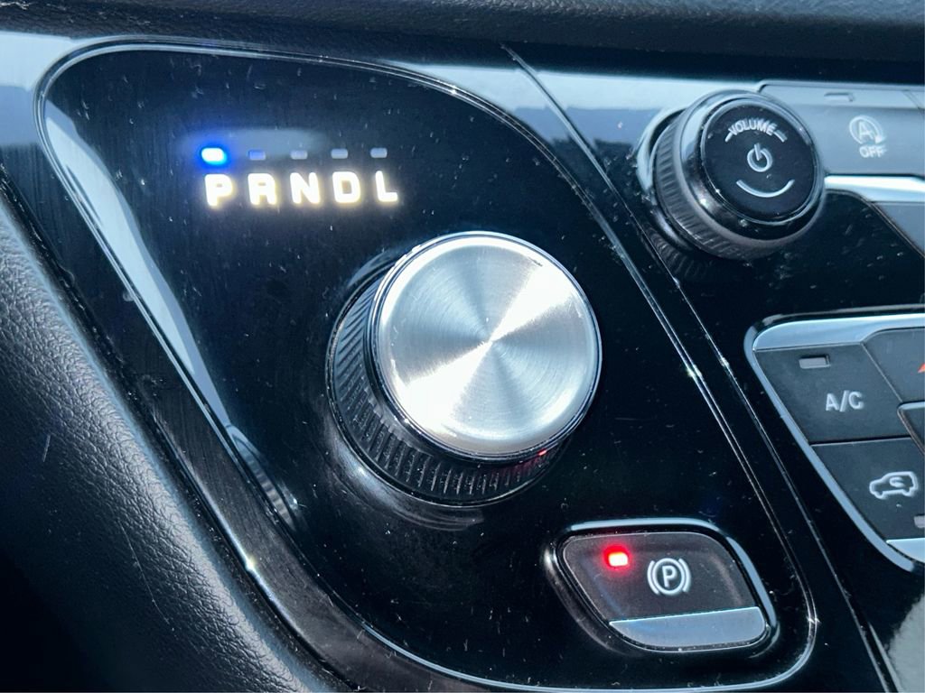 Used 2020 Chrysler Pacifica Touring w/ S Appearance Package image 37