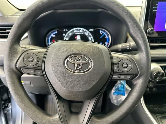 Used 2025 Toyota RAV4 LE image 15