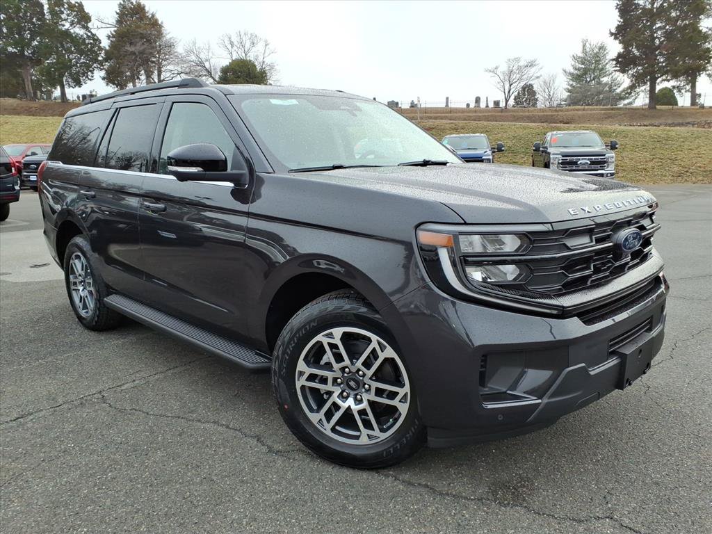 New 2026 Ford Expedition Active AWD/4WD image 3