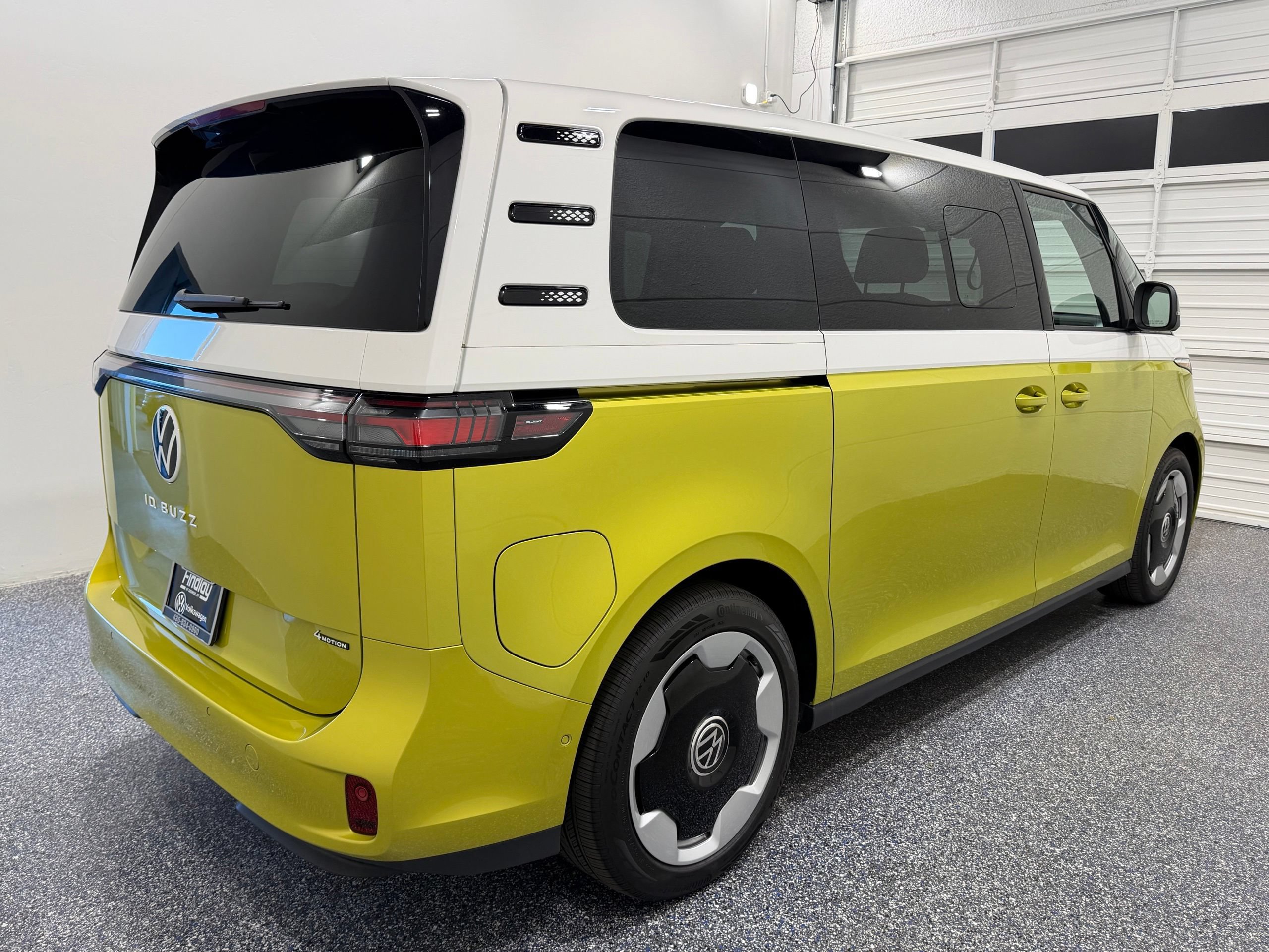 New 2025 Volkswagen ID. Buzz Pro S Plus AWD/4WD image 6