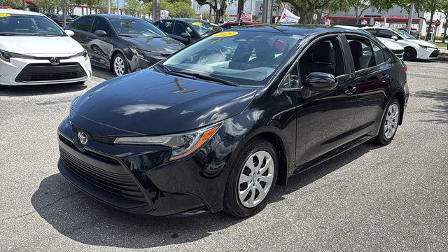 Certified 2025 Toyota Corolla LE image 3