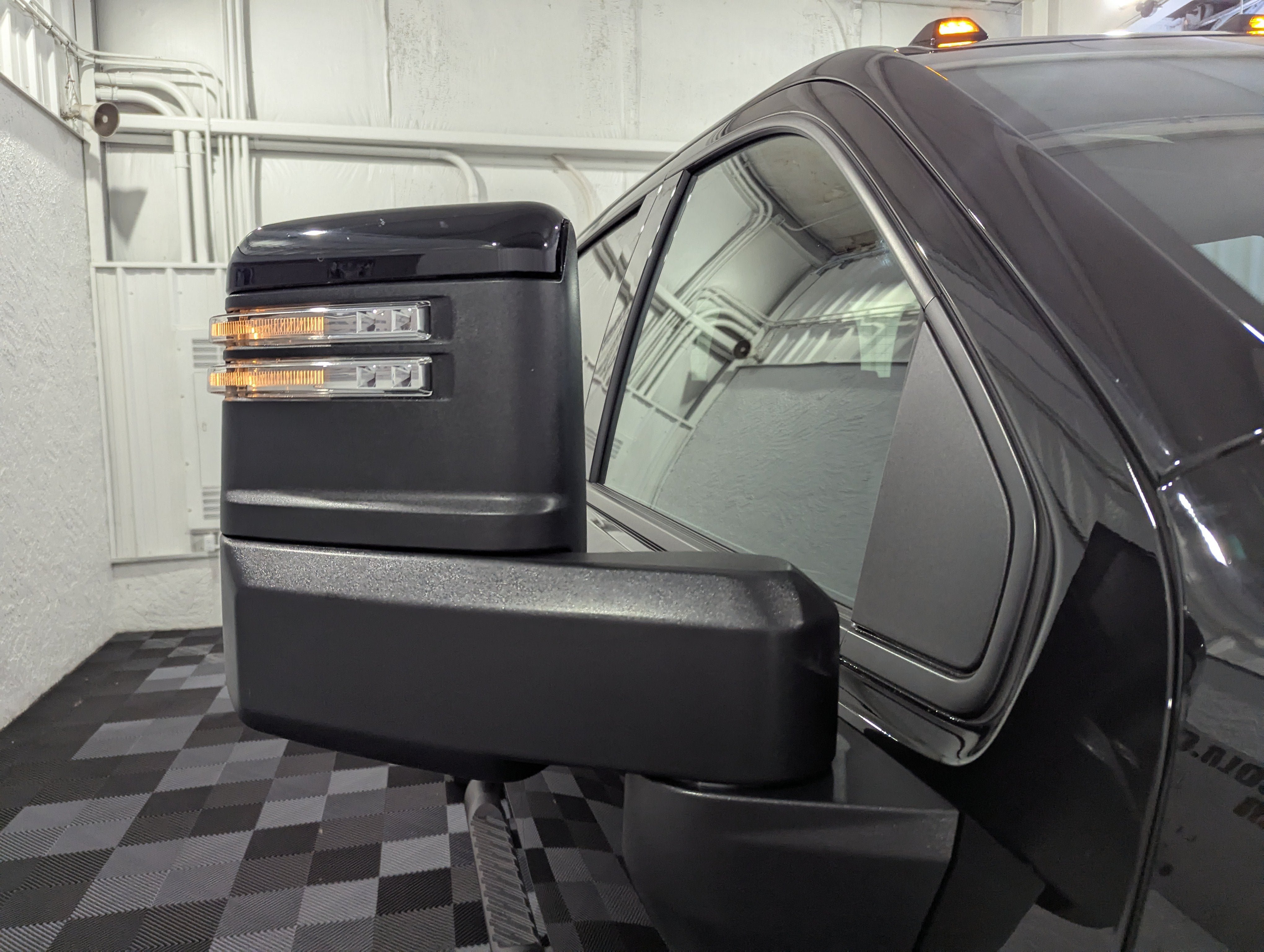 Used 2025 Chevrolet Silverado 2500 LTZ w/ LTZ Plus Package AWD/4WD image 8