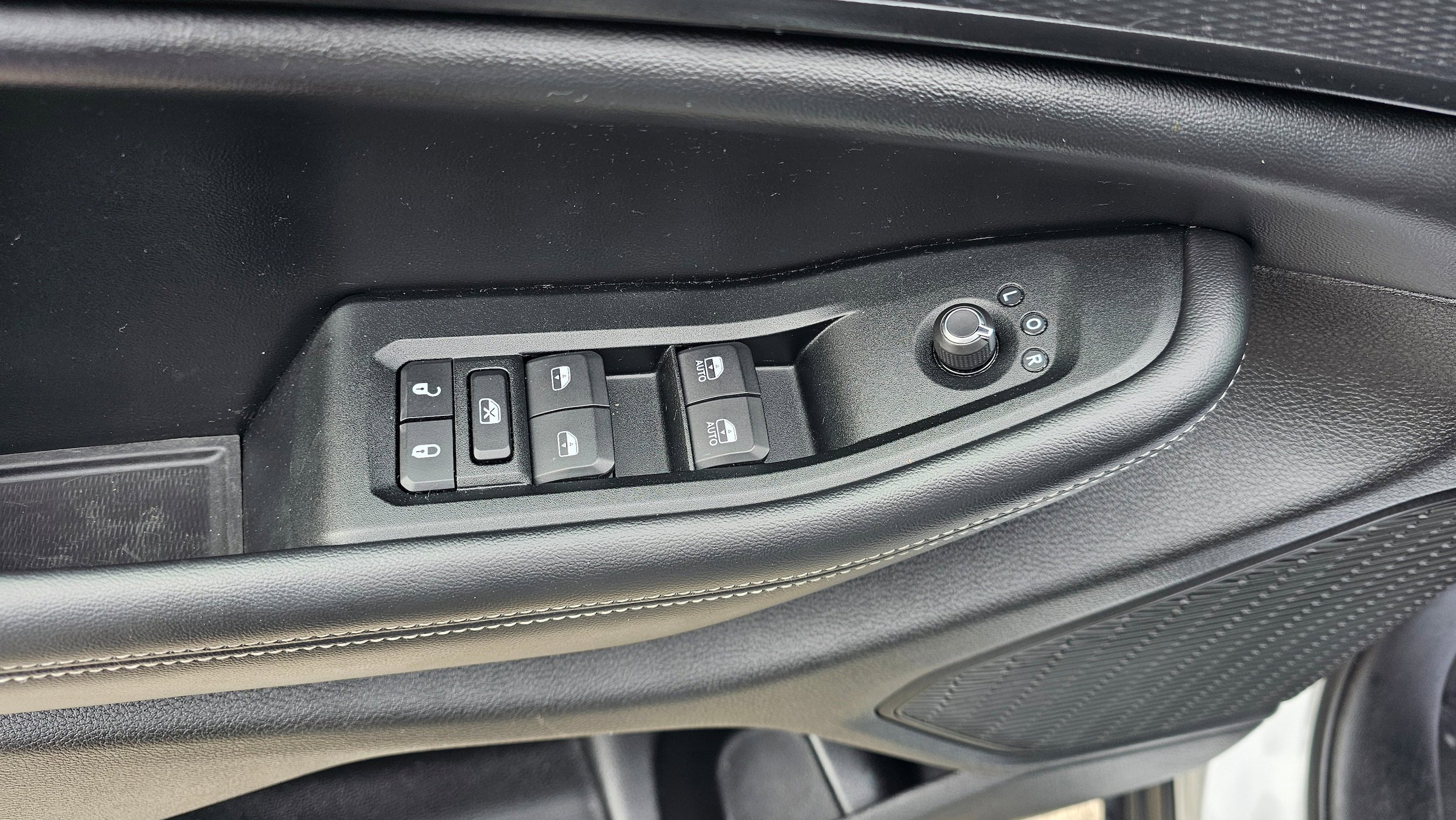 Used 2024 Jeep Grand Cherokee L Laredo image 23