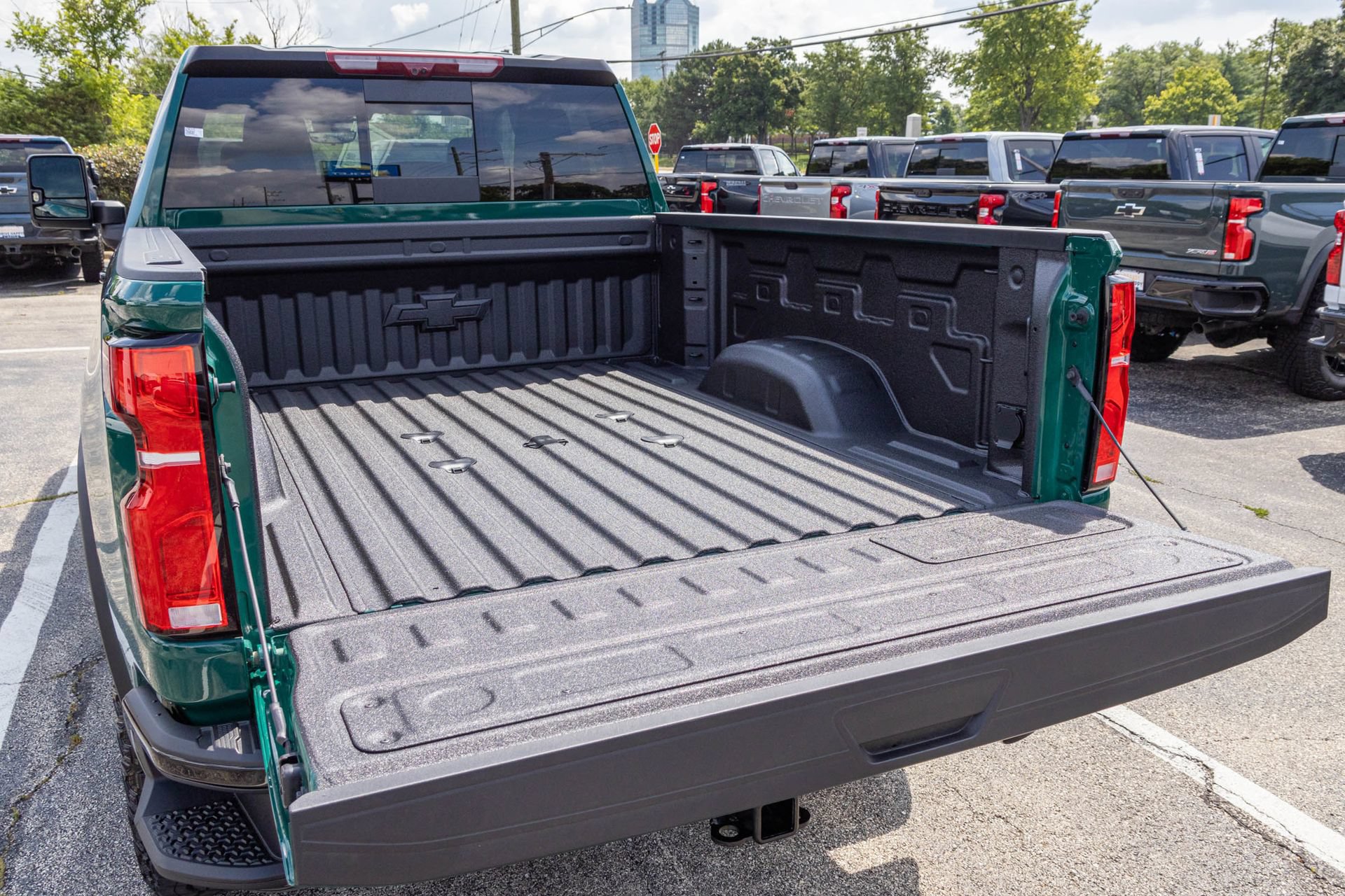 New 2026 Chevrolet Silverado 2500 ZR2 w/ LPO, Dark Essentials Package AWD/4WD image 17