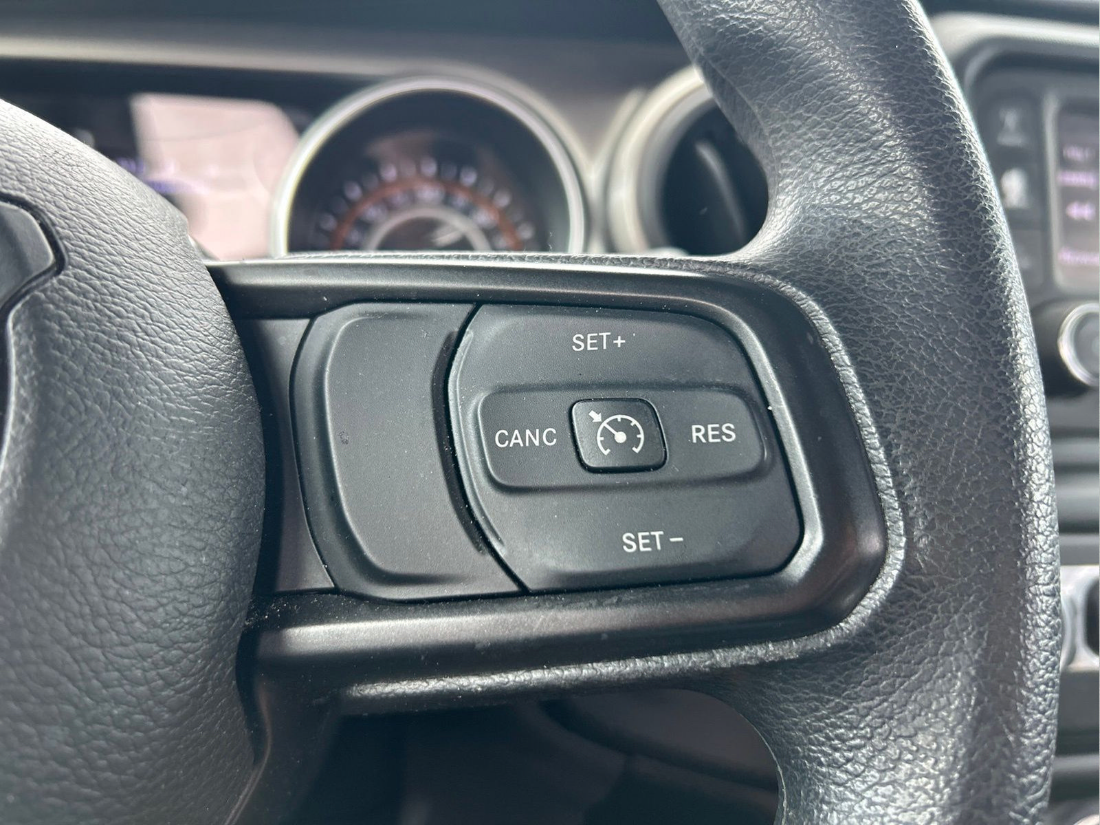 Certified 2020 Jeep Wrangler Sport AWD/4WD image 15