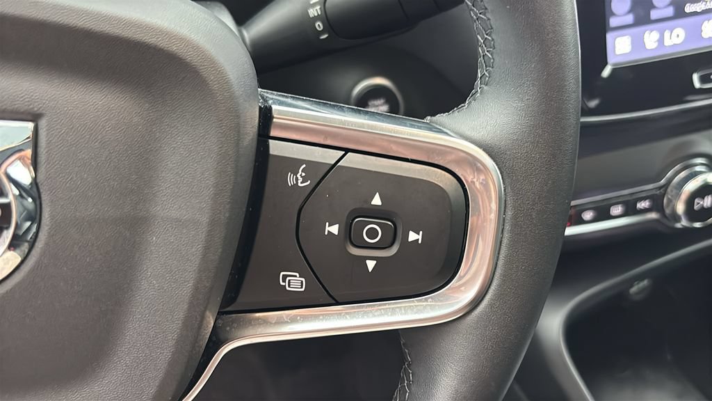 Used 2023 Volvo XC40 B5 Plus w/ Climate Package AWD/4WD image 21