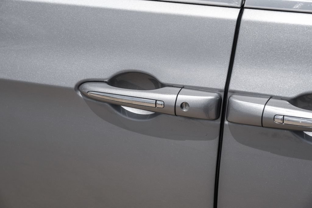 Used 2021 Chrysler Pacifica Touring-L FWD image 45