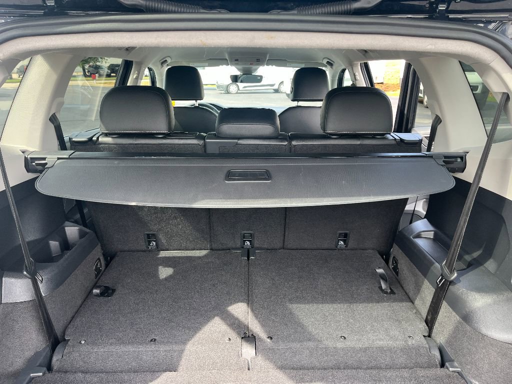 Used 2022 Volkswagen Tiguan SE image 17