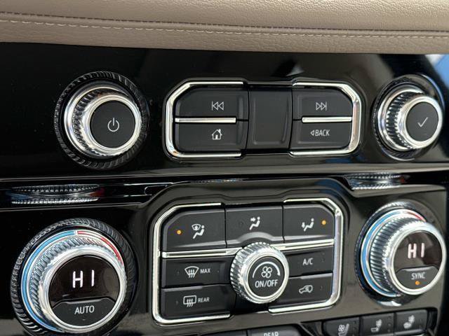 Used 2021 GMC Yukon Denali w/ Denali Premium Package AWD/4WD image 20
