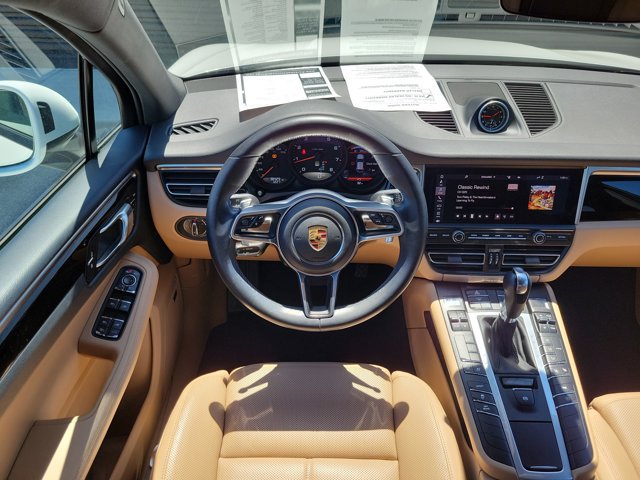 Certified 2020 Porsche Macan AWD/4WD image 17