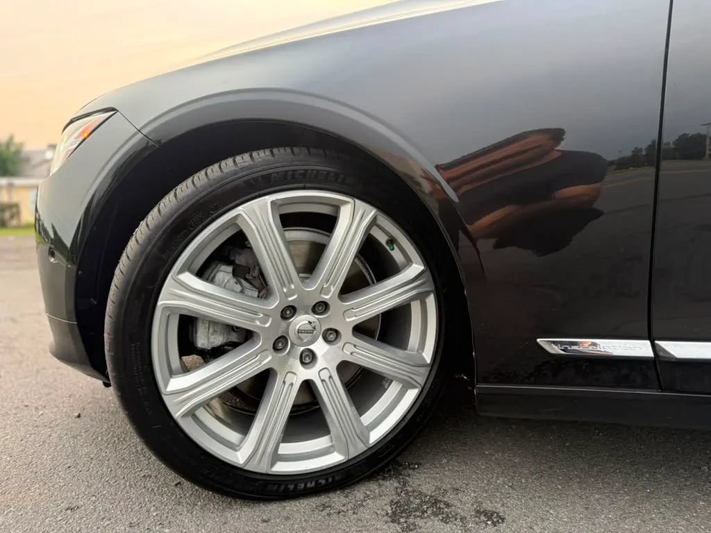 Used 2017 Volvo S90 T6 Inscription w/ Vision Package AWD/4WD image 39