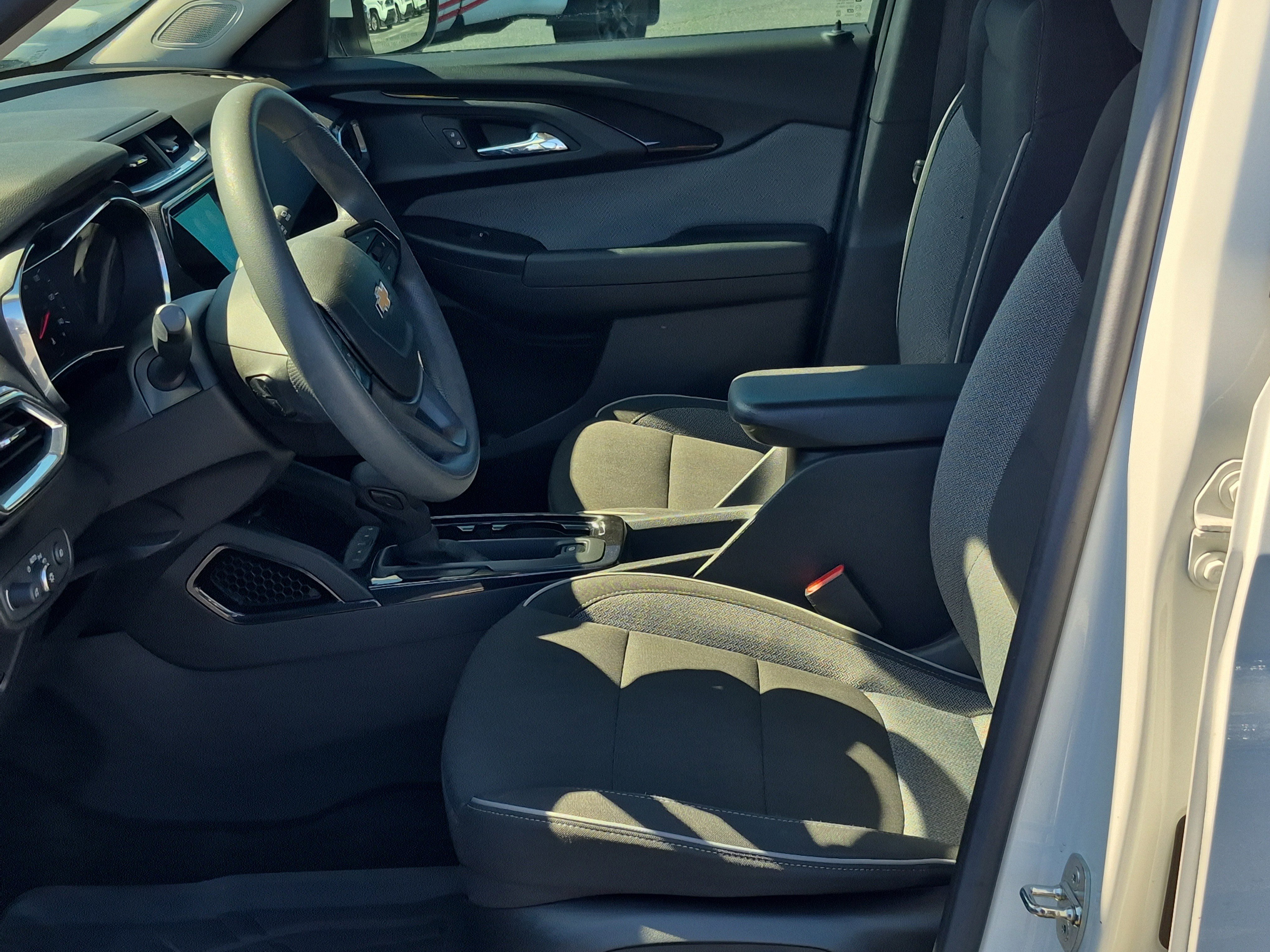 Used 2023 Chevrolet TrailBlazer LT w/ Convenience Package image 22