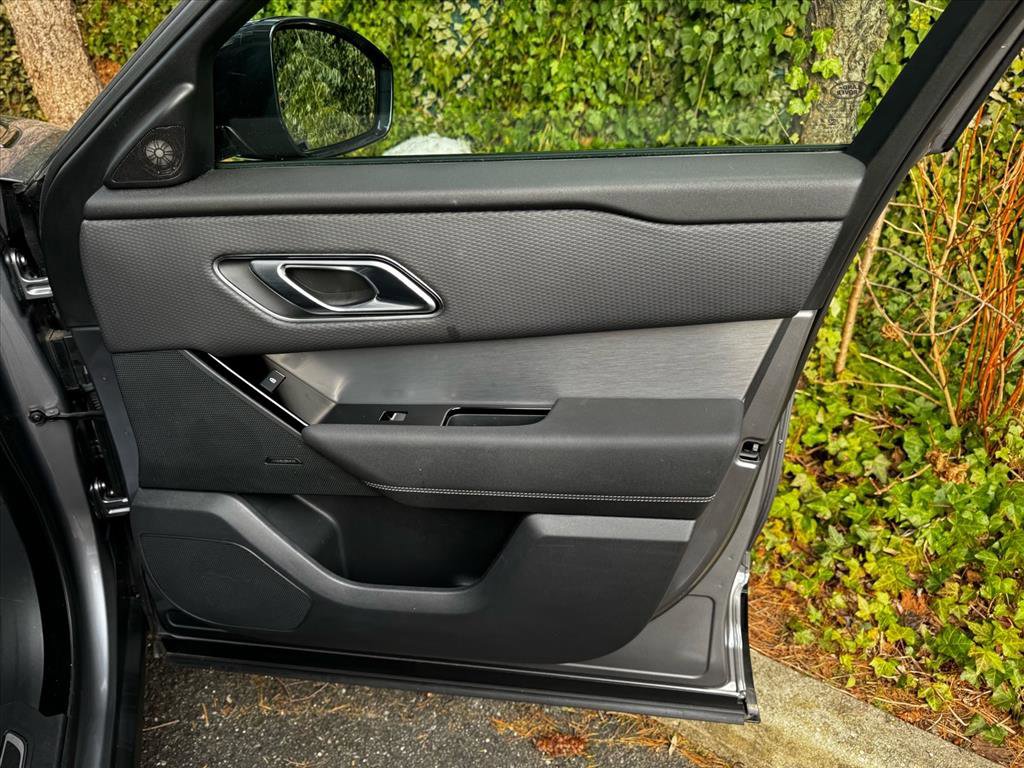 Used 2023 Land Rover Range Rover Velar R-Dynamic S image 23