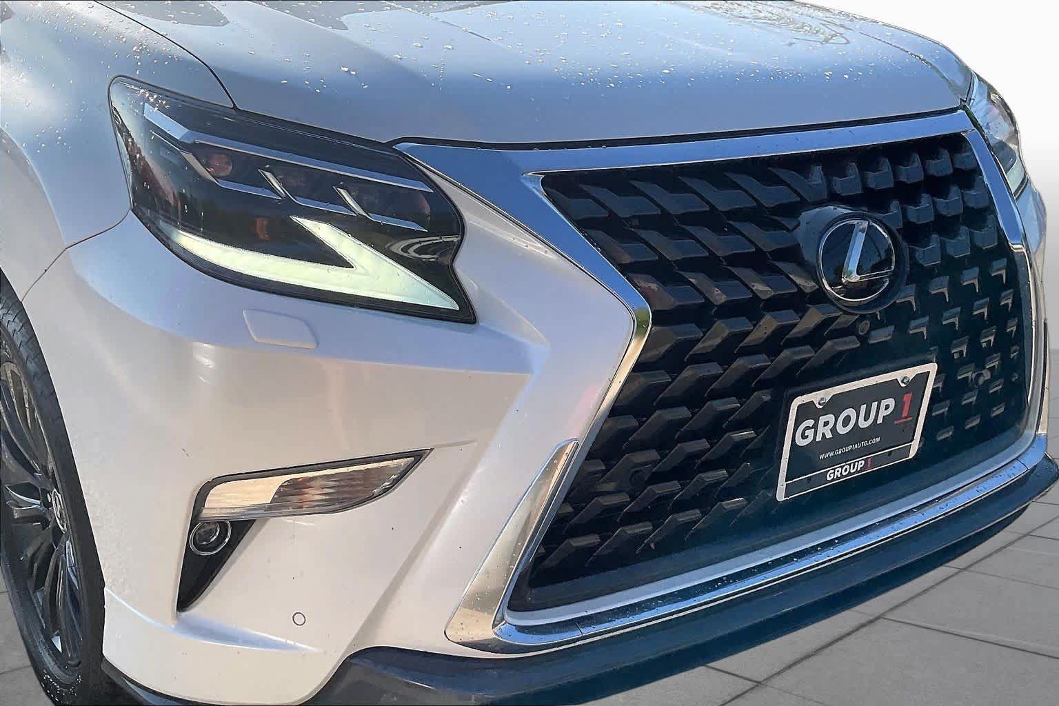 Used 2022 Lexus GX 460 Luxury w/ Sport Design Package AWD/4WD image 30