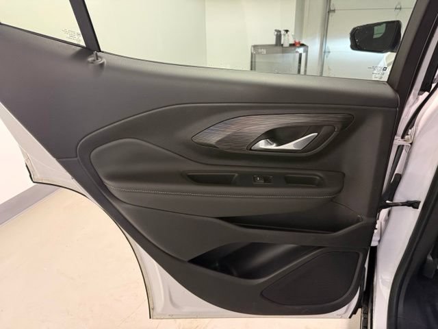 Used 2024 GMC Terrain SLE w/ Driver Convenience Package FWD image 22