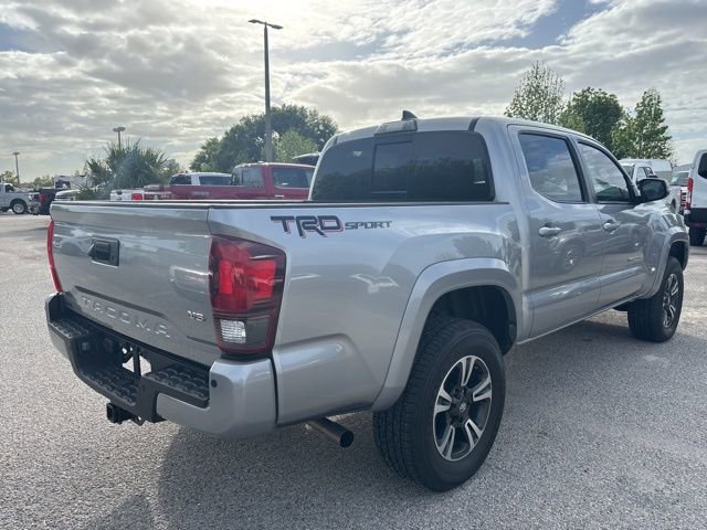 Used 2019 Toyota Tacoma TRD Sport w/ Technology Package image 5