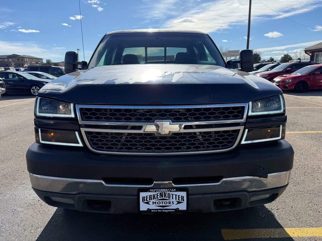 Used 2005 Chevrolet Silverado 2500 LS w/ Heavy-Duty Power Package image 8