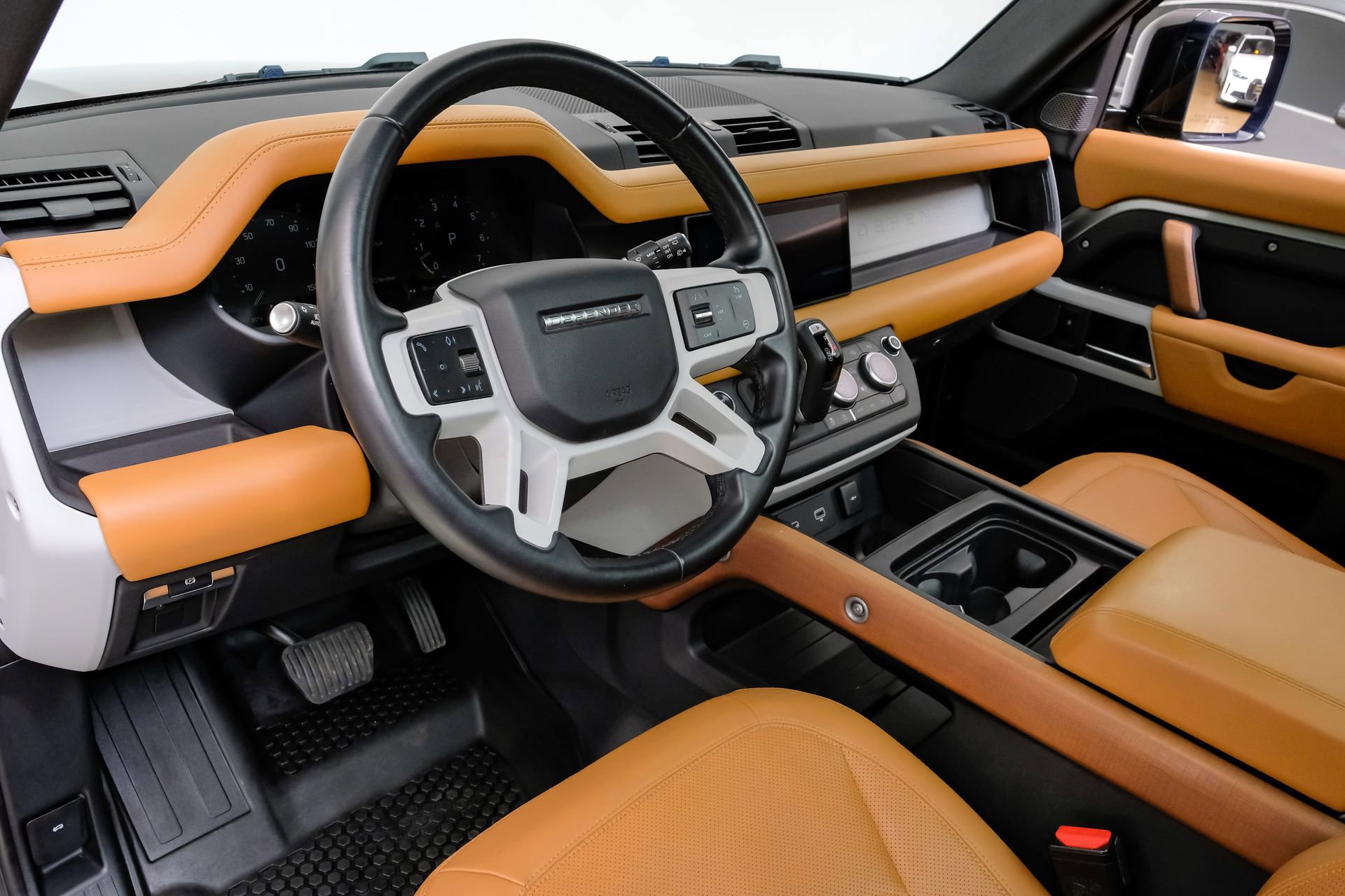 Used 2023 Land Rover Defender 110 SE AWD/4WD image 3