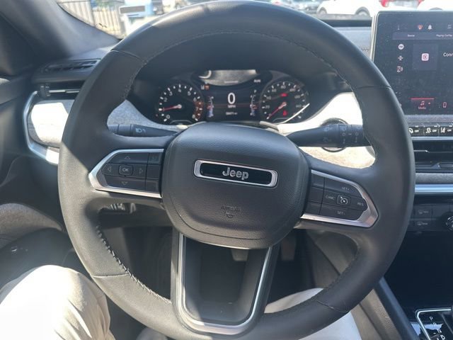Used 2024 Jeep Compass Latitude AWD/4WD image 12
