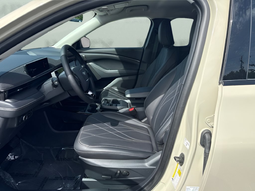 Used 2025 Ford Mustang Mach-E Select RWD image 5