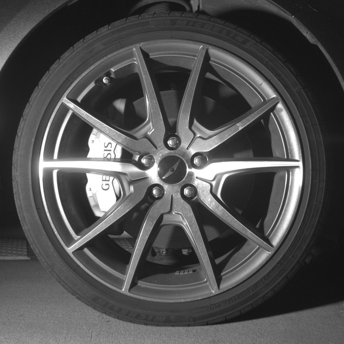 Used 2025 Genesis G70 2.5T image 13