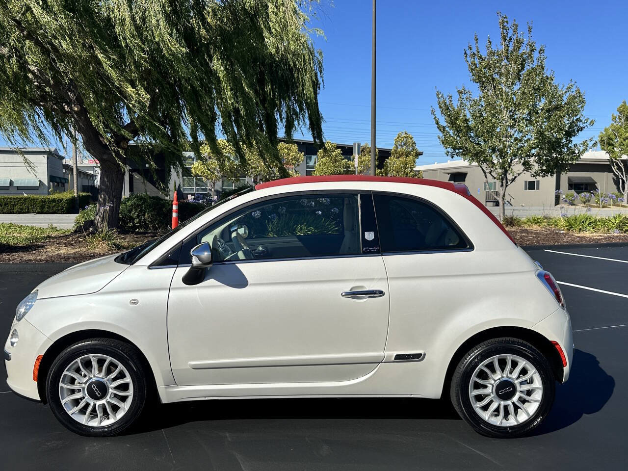 Used 2014 FIAT 500 Lounge w/ Luxury Leather Package FWD image 10