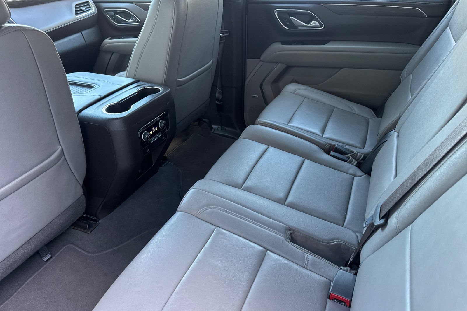 Used 2024 Chevrolet Suburban LT AWD/4WD image 15
