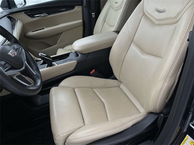 Used 2017 Cadillac XT5 FWD image 11