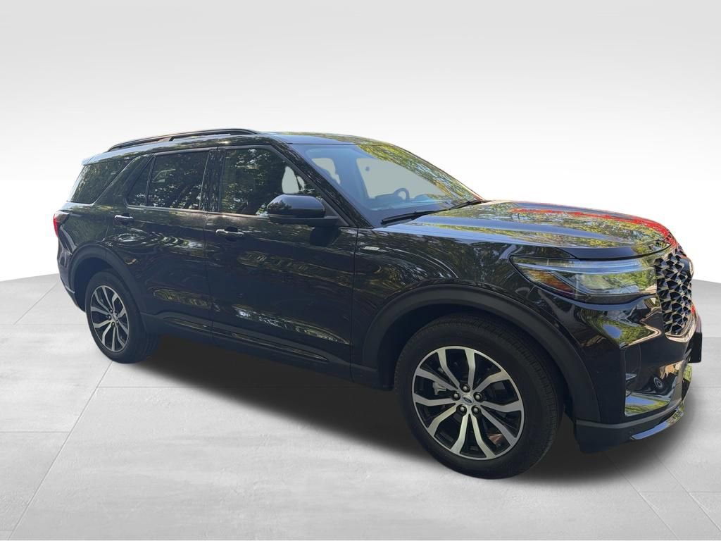 Used 2025 Ford Explorer ST-Line image 6
