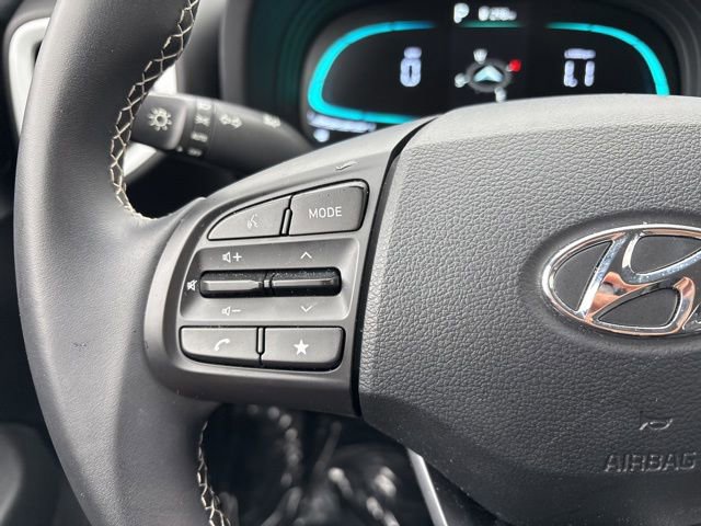 Certified 2025 Hyundai Venue Limited image 14
