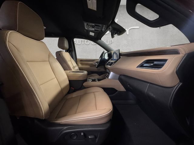 Used 2023 Chevrolet Suburban Premier AWD/4WD image 24