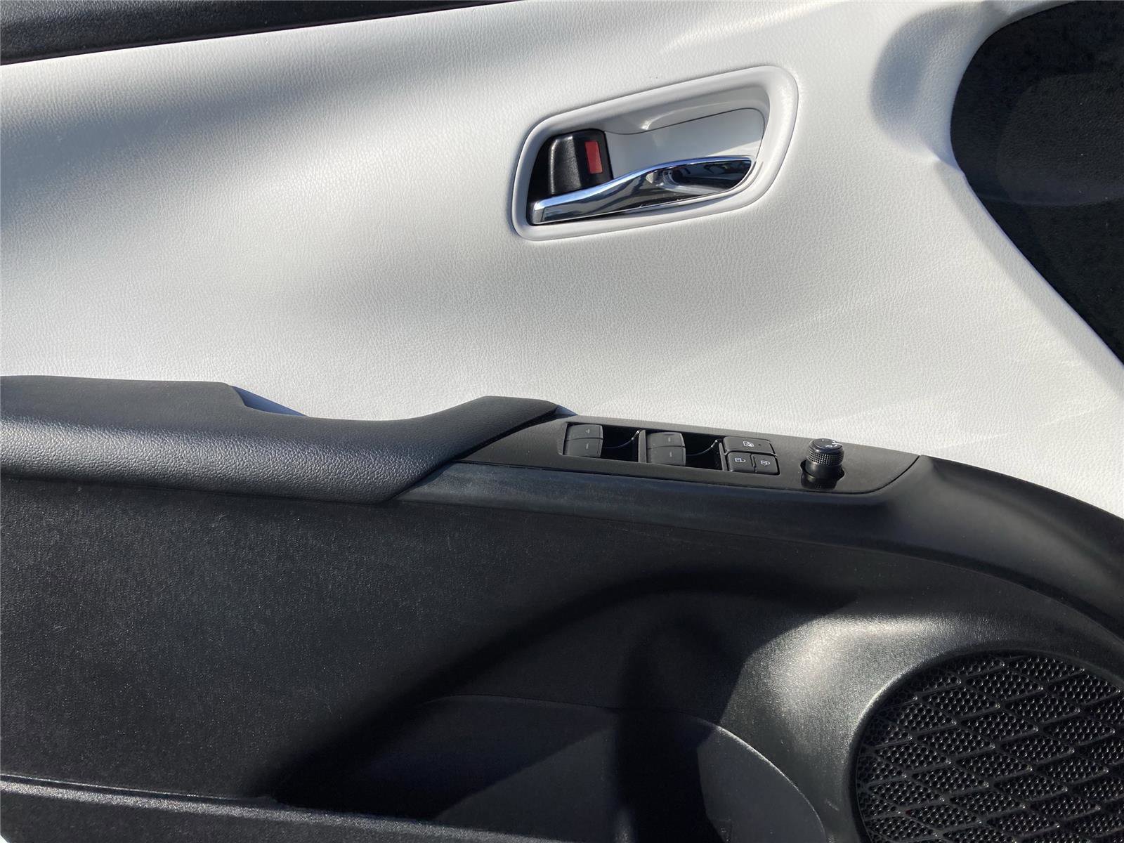 Used 2019 Toyota Prius Limited image 11