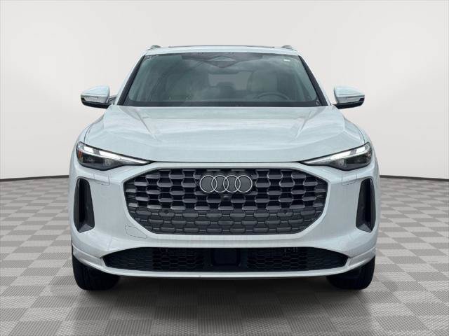 Used 2025 Audi Q5 Premium w/ Convenience Package AWD/4WD image 2