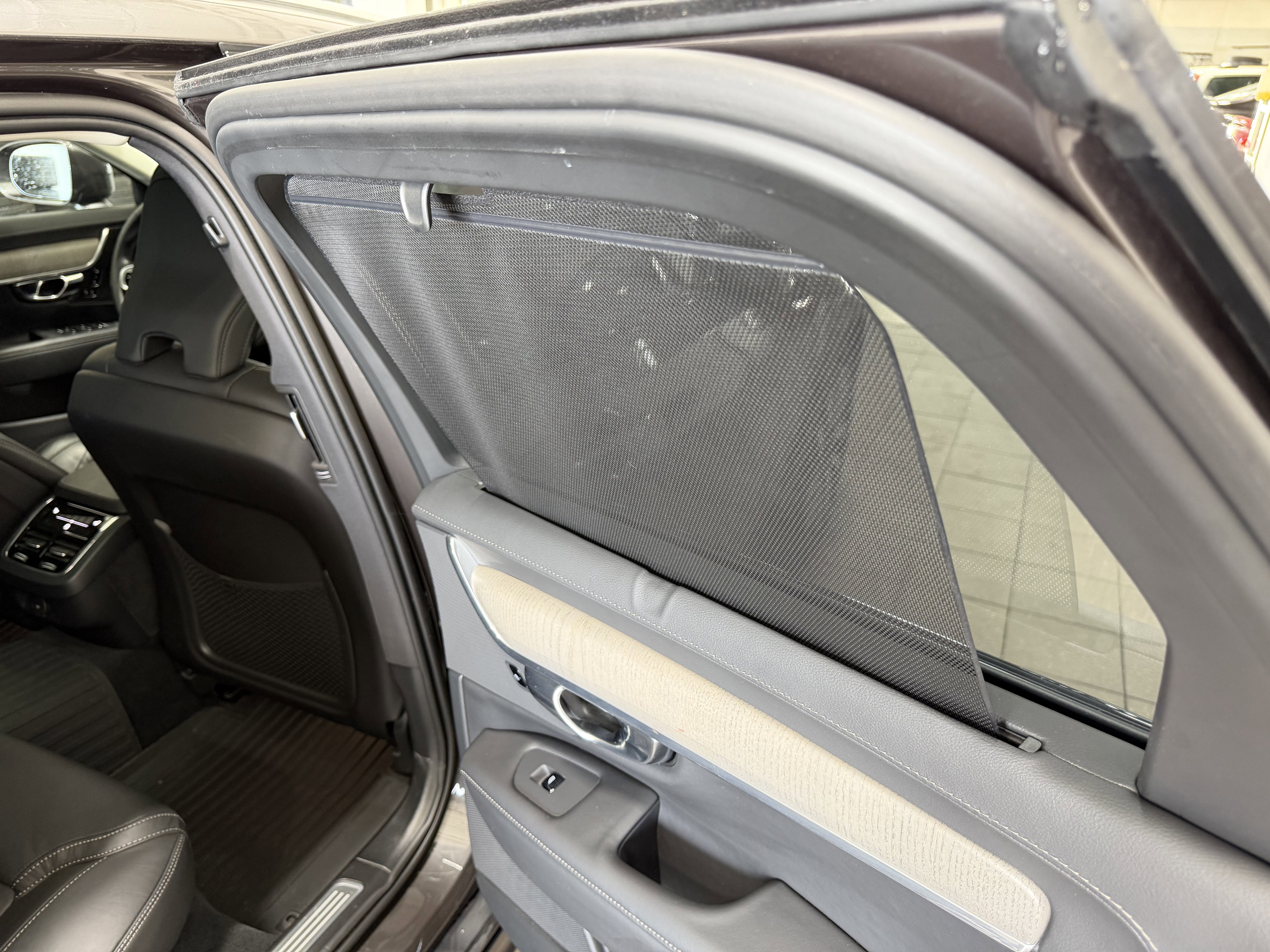 Used 2025 Volvo V90 B6 Cross Country Ultra w/ Protection Package Premier AWD/4WD image 31