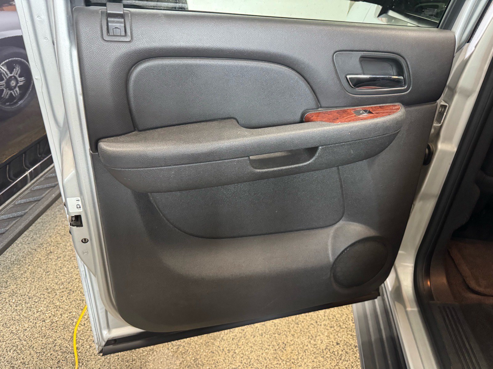 Used 2011 Chevrolet Avalanche LS w/ Convenience Package AWD/4WD image 10