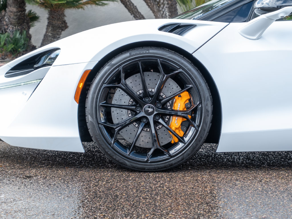 Used 2025 McLaren Artura Spider RWD image 7