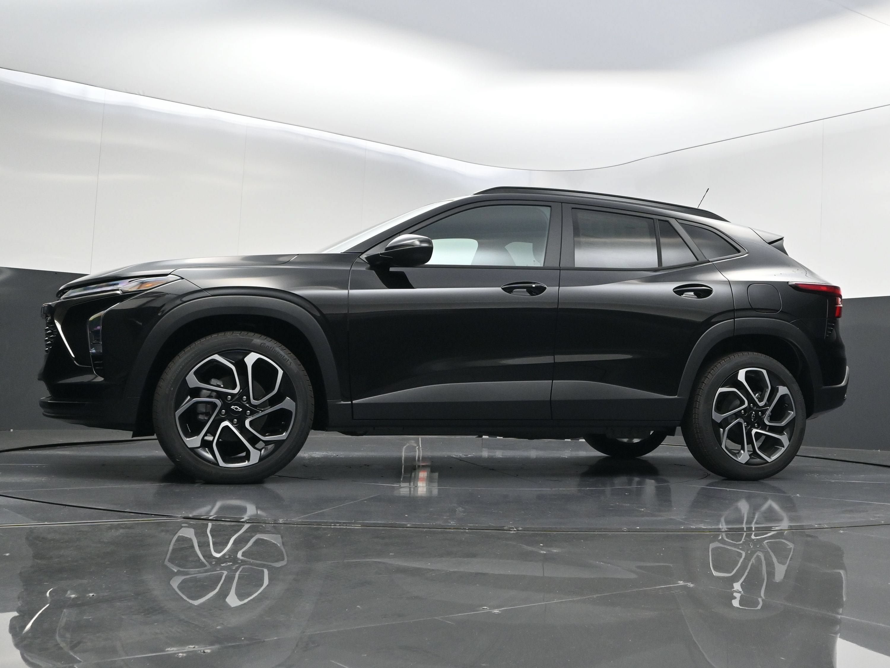 New 2026 Chevrolet Trax RS w/ Sunroof Package FWD image 40