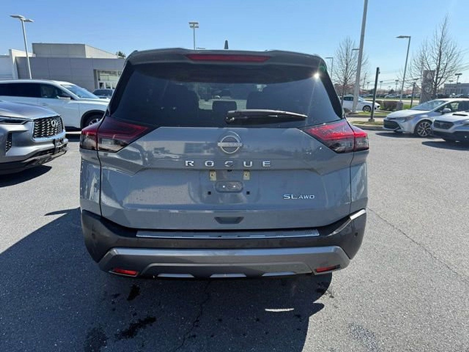 Used 2023 Nissan Rogue SL AWD/4WD image 11