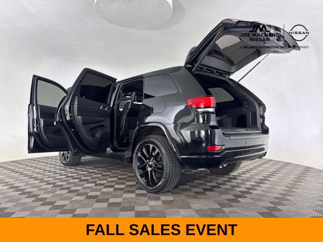 Used 2019 Jeep Grand Cherokee Altitude AWD/4WD image 32