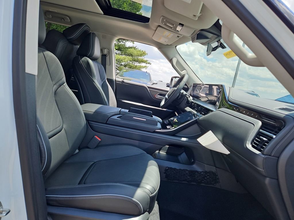 New 2026 INFINITI QX80 Luxe w/ Cargo Package AWD/4WD image 31