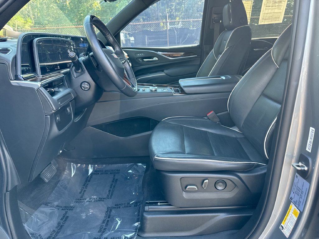 Used 2023 Cadillac Escalade Premium Luxury RWD image 13