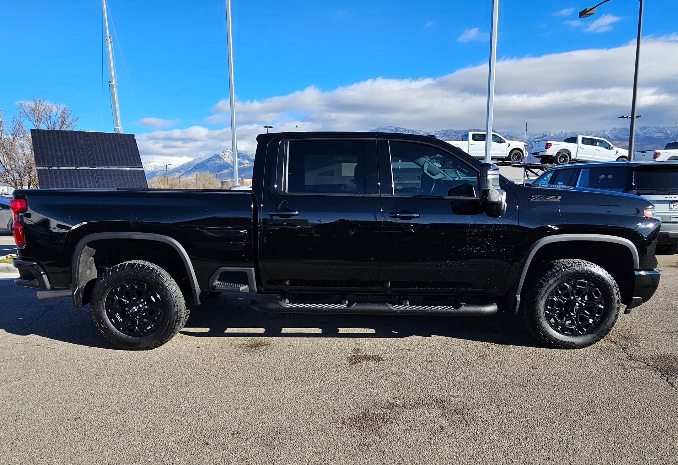 Used 2024 Chevrolet Silverado 3500 LTZ w/ LTZ Plus Package image 2