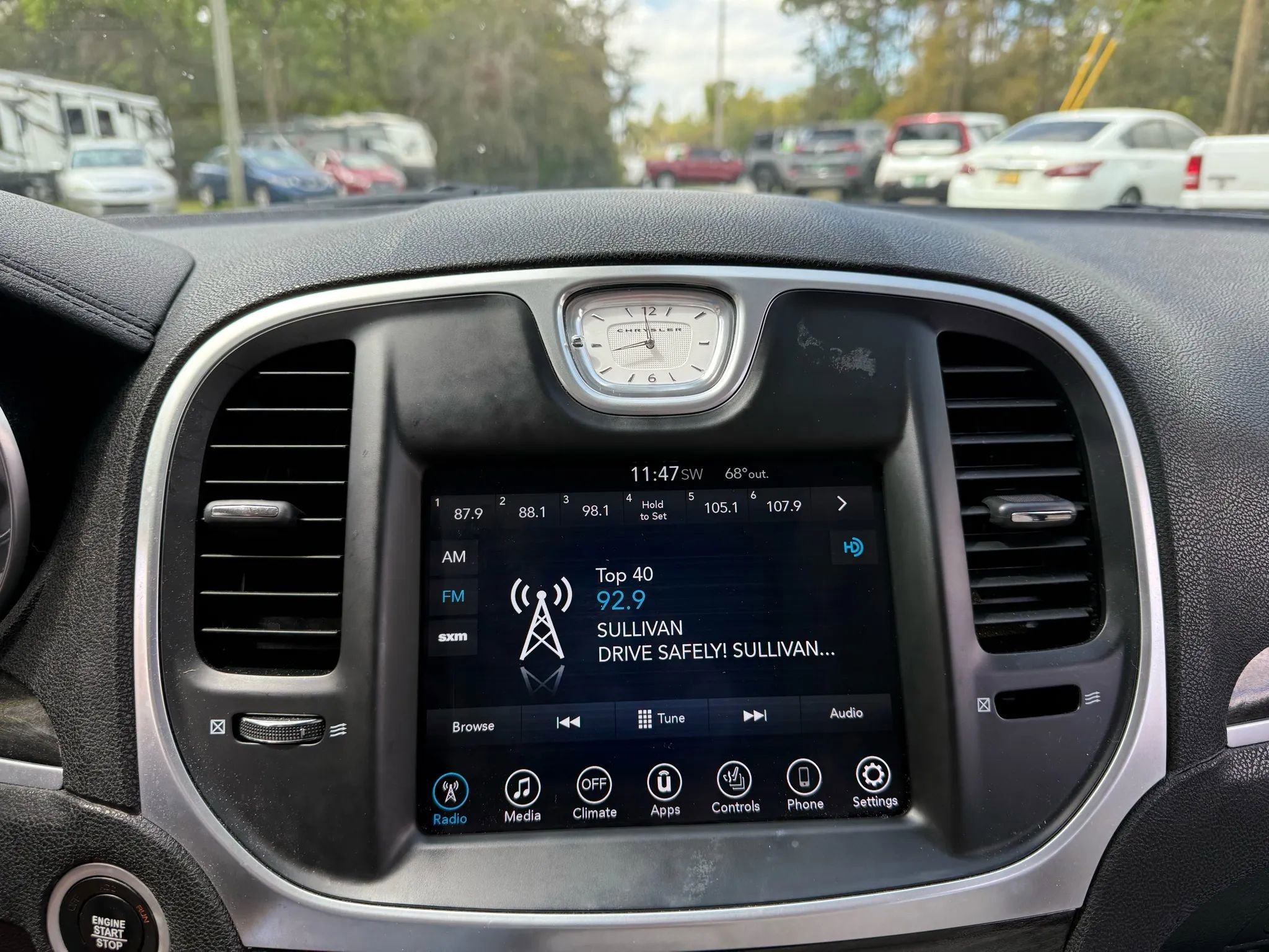 Used 2017 Chrysler 300 Limited image 25