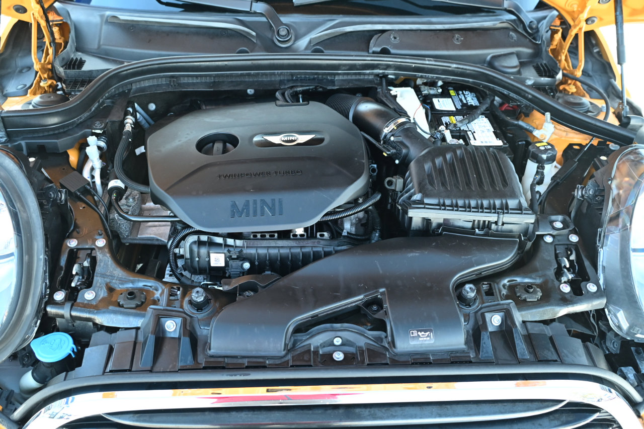 Used 2018 MINI Cooper Convertible image 30