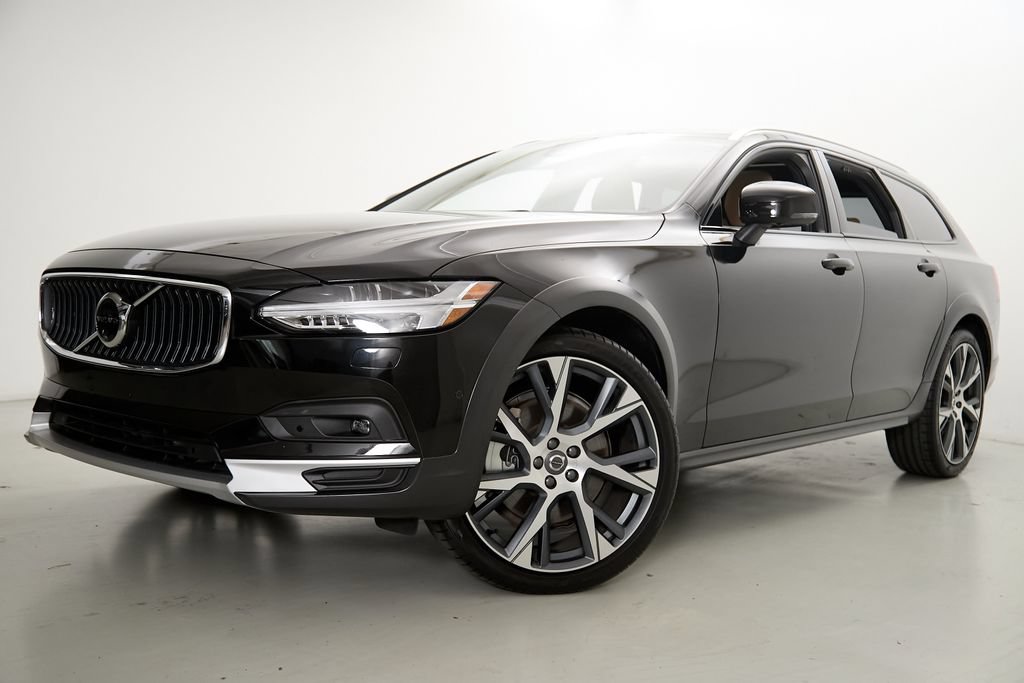 Certified 2025 Volvo V90 B6 Cross Country Ultra AWD/4WD image 2