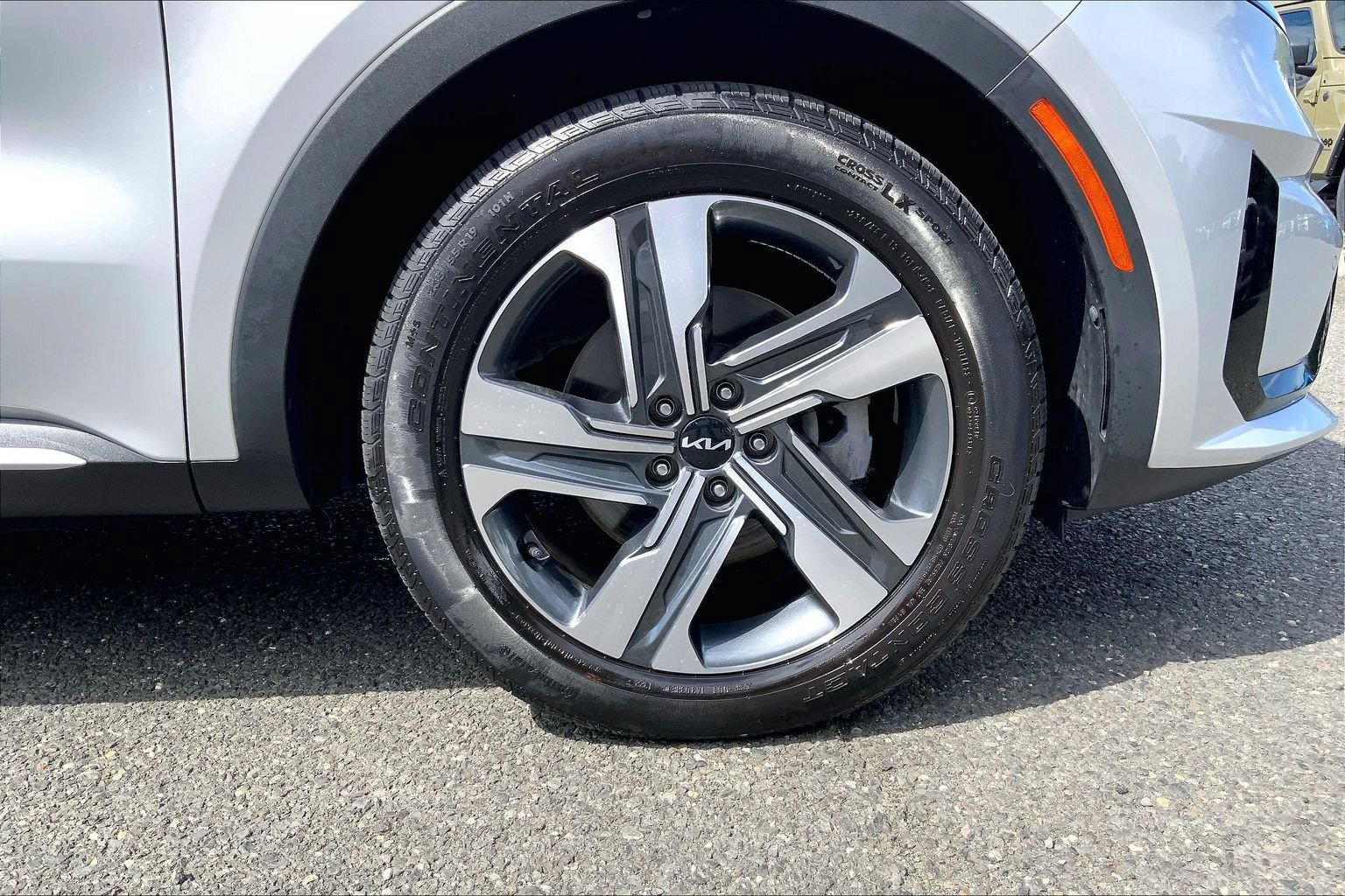 Used 2023 Kia Sorento EX w/ Panoramic Sunroof Package AWD/4WD image 10