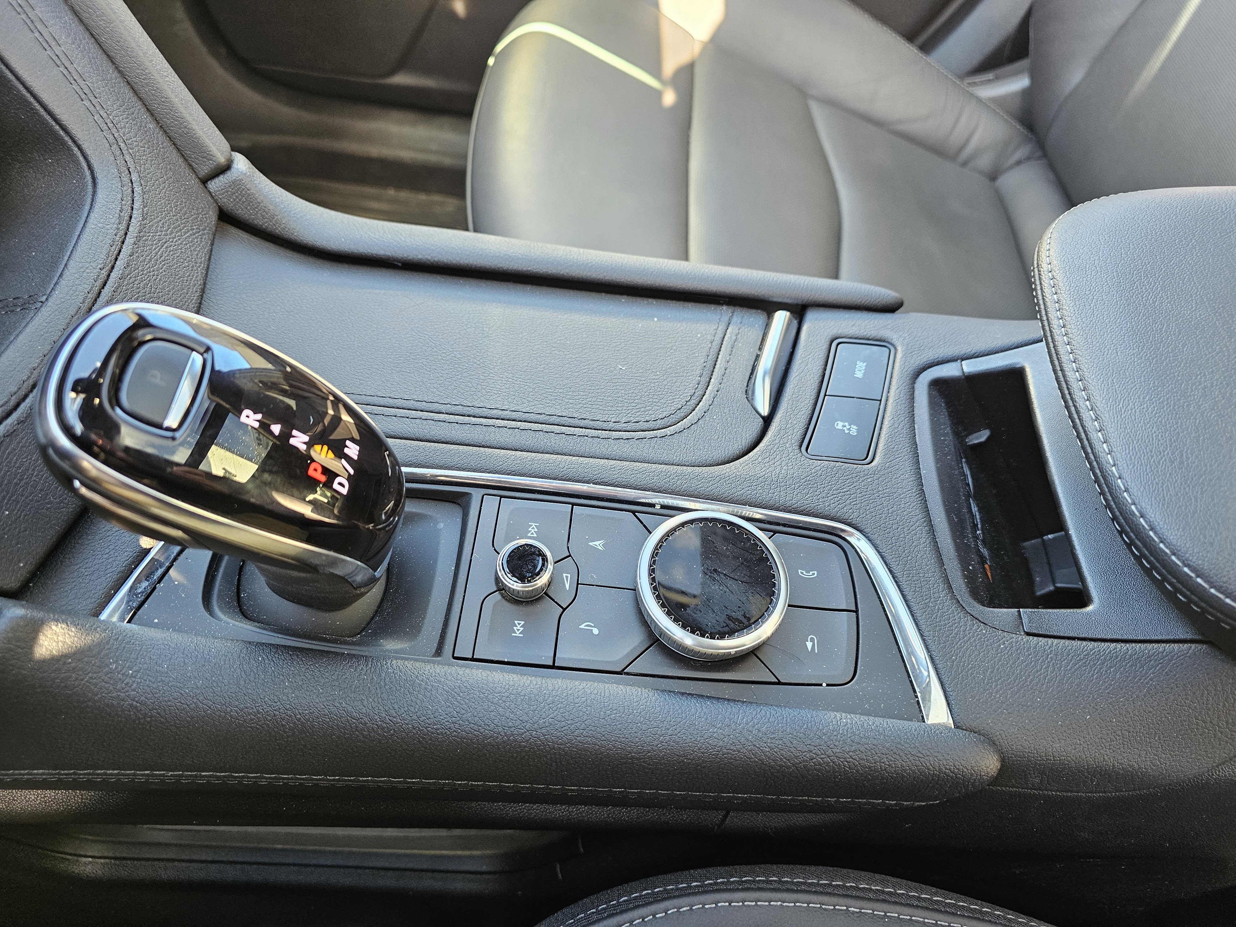 Used 2024 Cadillac XT6 Premium Luxury image 24